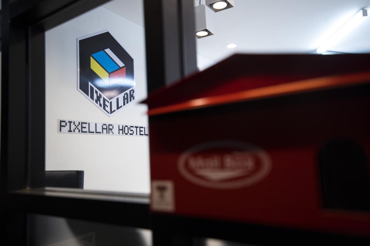 Pixellar Hostel Банкок Екстериор снимка