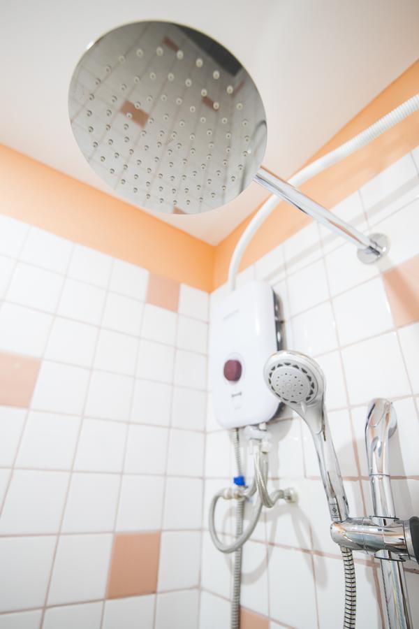 Pixellar Hostel Банкок Екстериор снимка