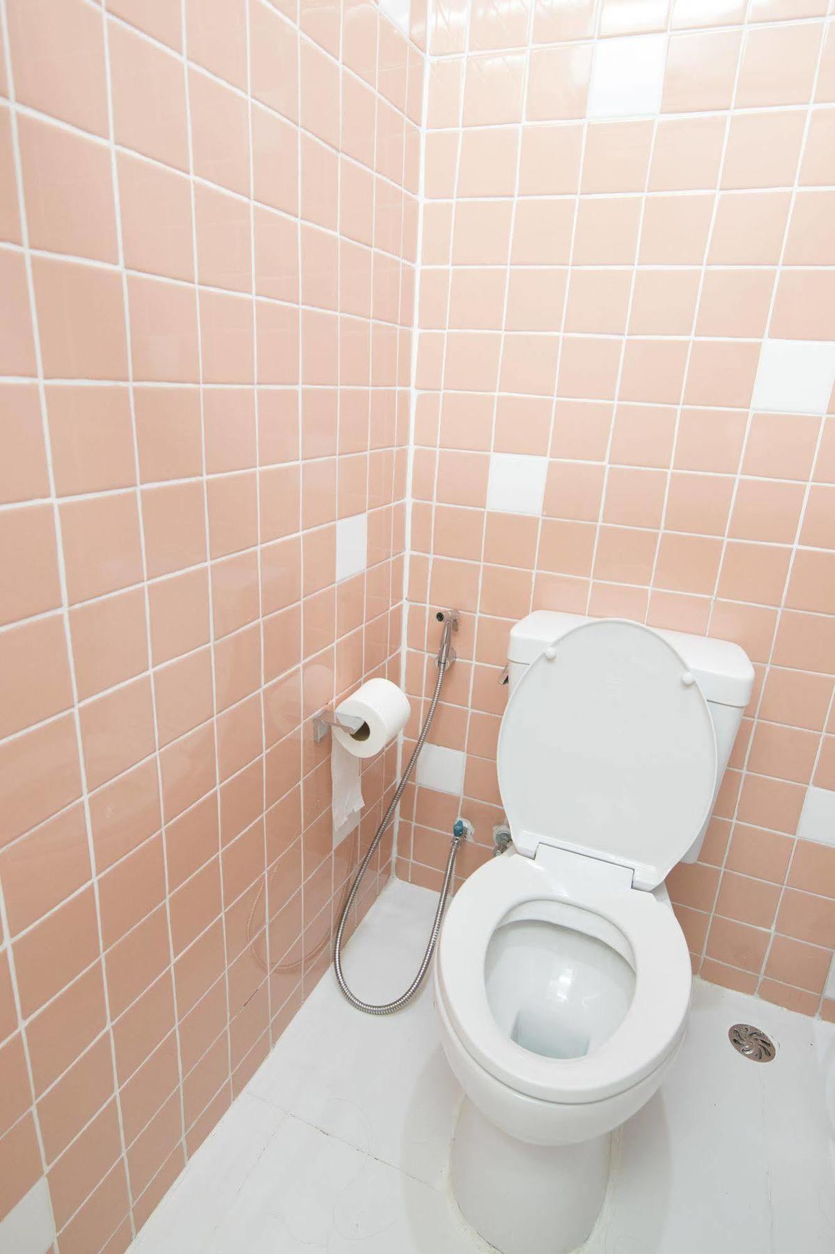 Pixellar Hostel Банкок Екстериор снимка