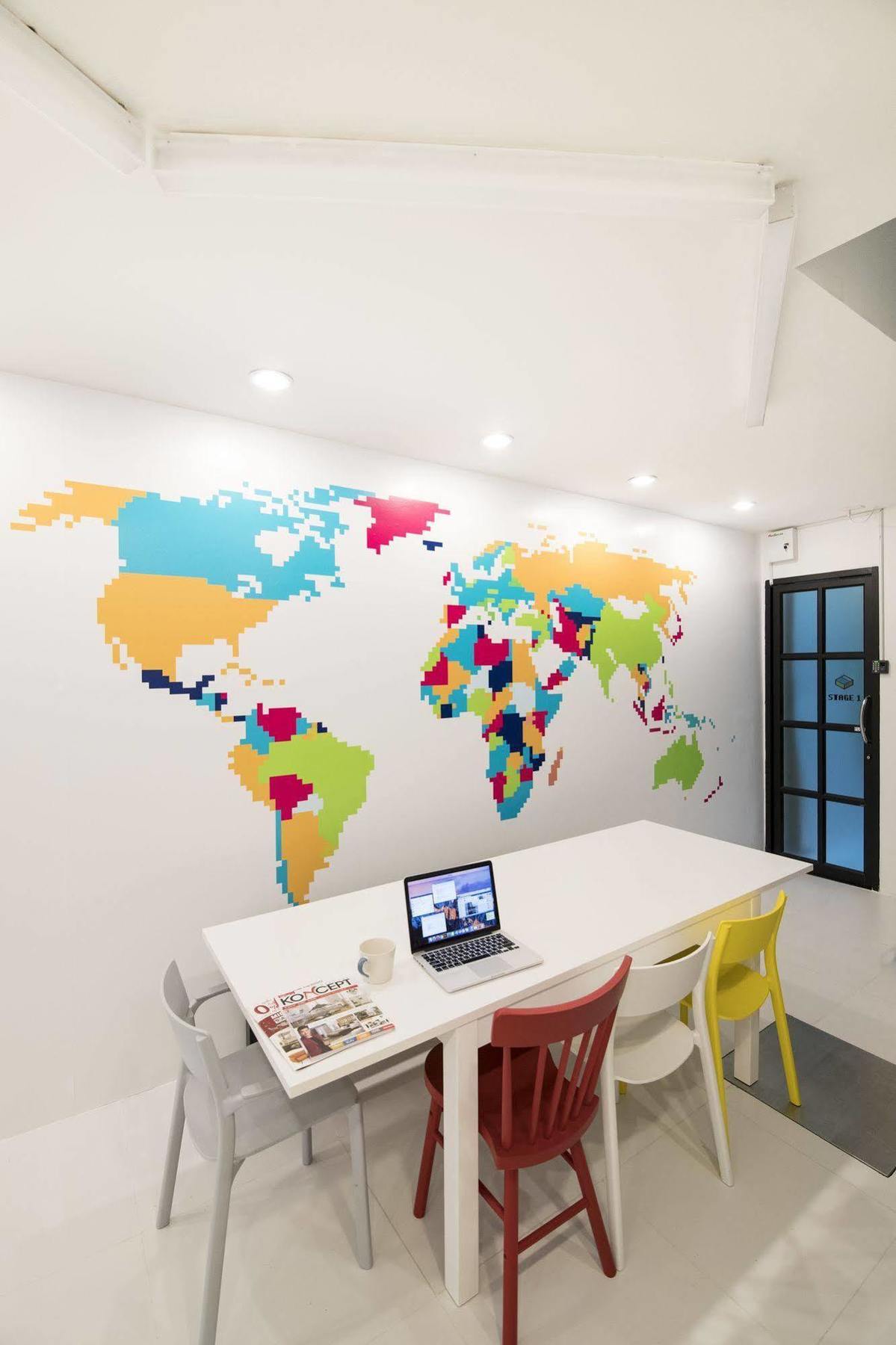 Pixellar Hostel Банкок Екстериор снимка